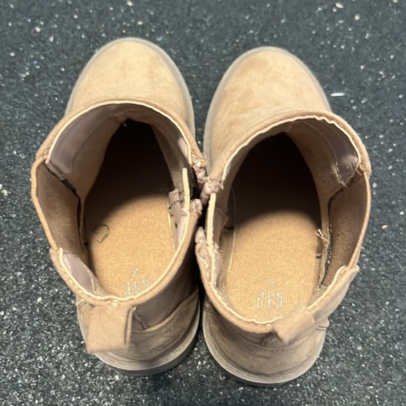 EUC GAP Toddler Girls Ankle Boots Size 10 - Picture 5 of 7